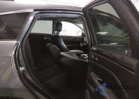 2013 Cadillac Srx Luxury Collection z USA, uszkodzony, nr VIN 3GYFNCE39DS543193